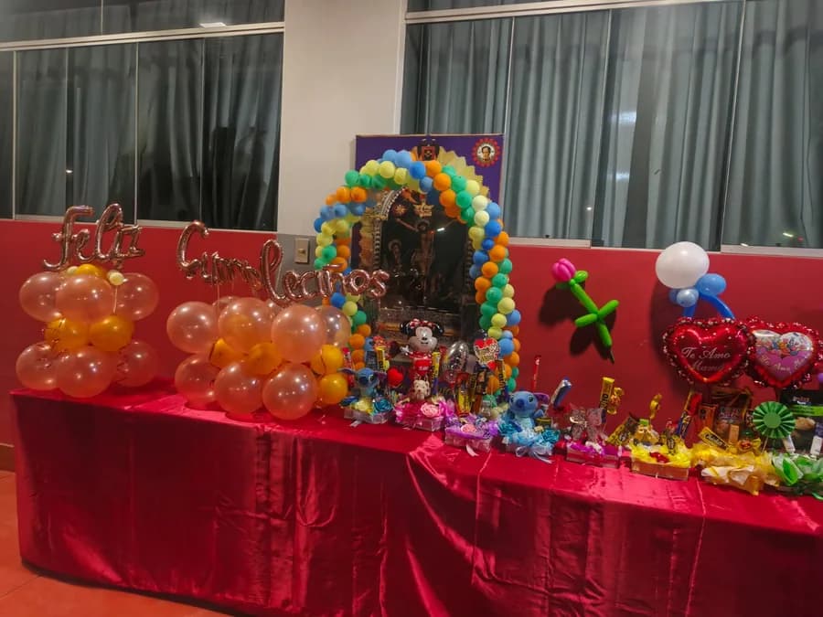 ARTESANIA EN METALES Y PIEDRA